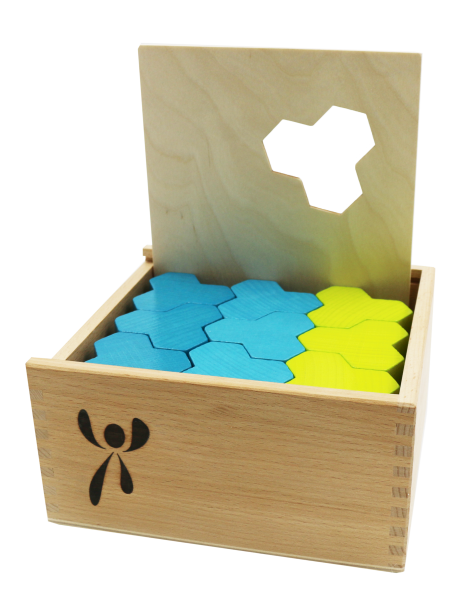 ISYbe HOTZ Bergsee Colour Holzbausteine für Kinder, drei Farben, kreatives Holzspielzeug, ökologisch